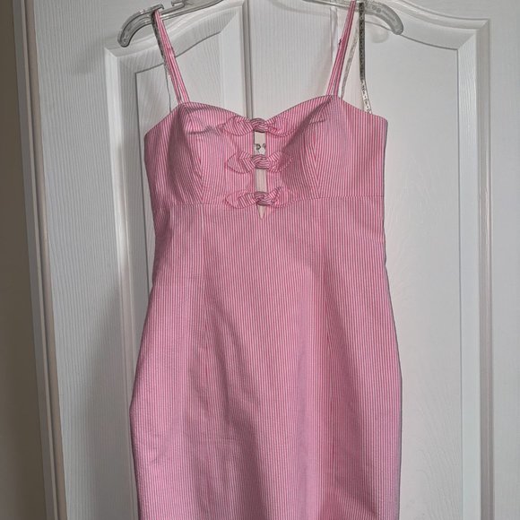 NEW WITH TAGS- Lilly Pulitzer Pink Seersucker Bow Cutout dress - Picture 3 of 6